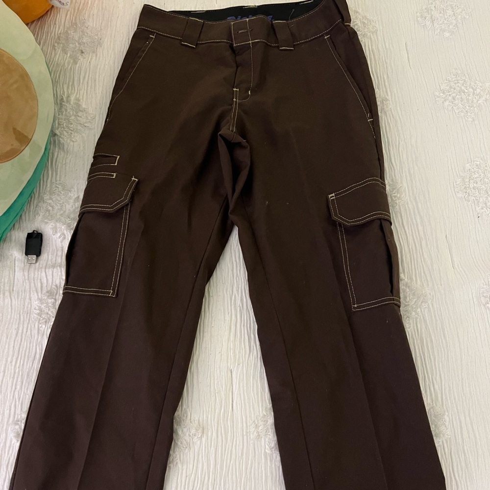 Dickies cargo brown pants, only worn twice super comfy and lightweight
